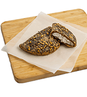 Crispy wholegrain pie with sweet cheese